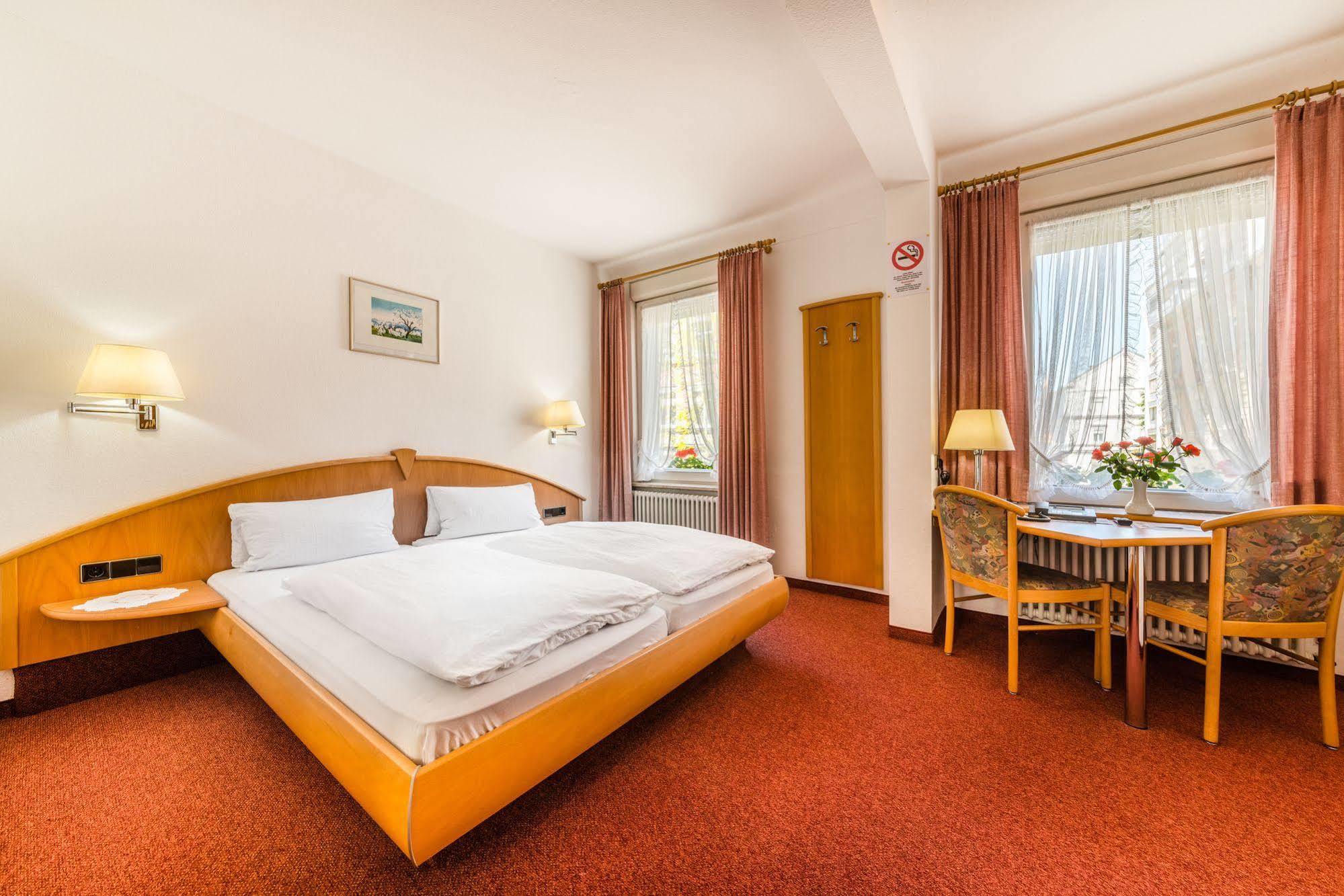 Hotel Goldener Sternen Konstanz Bagian luar foto