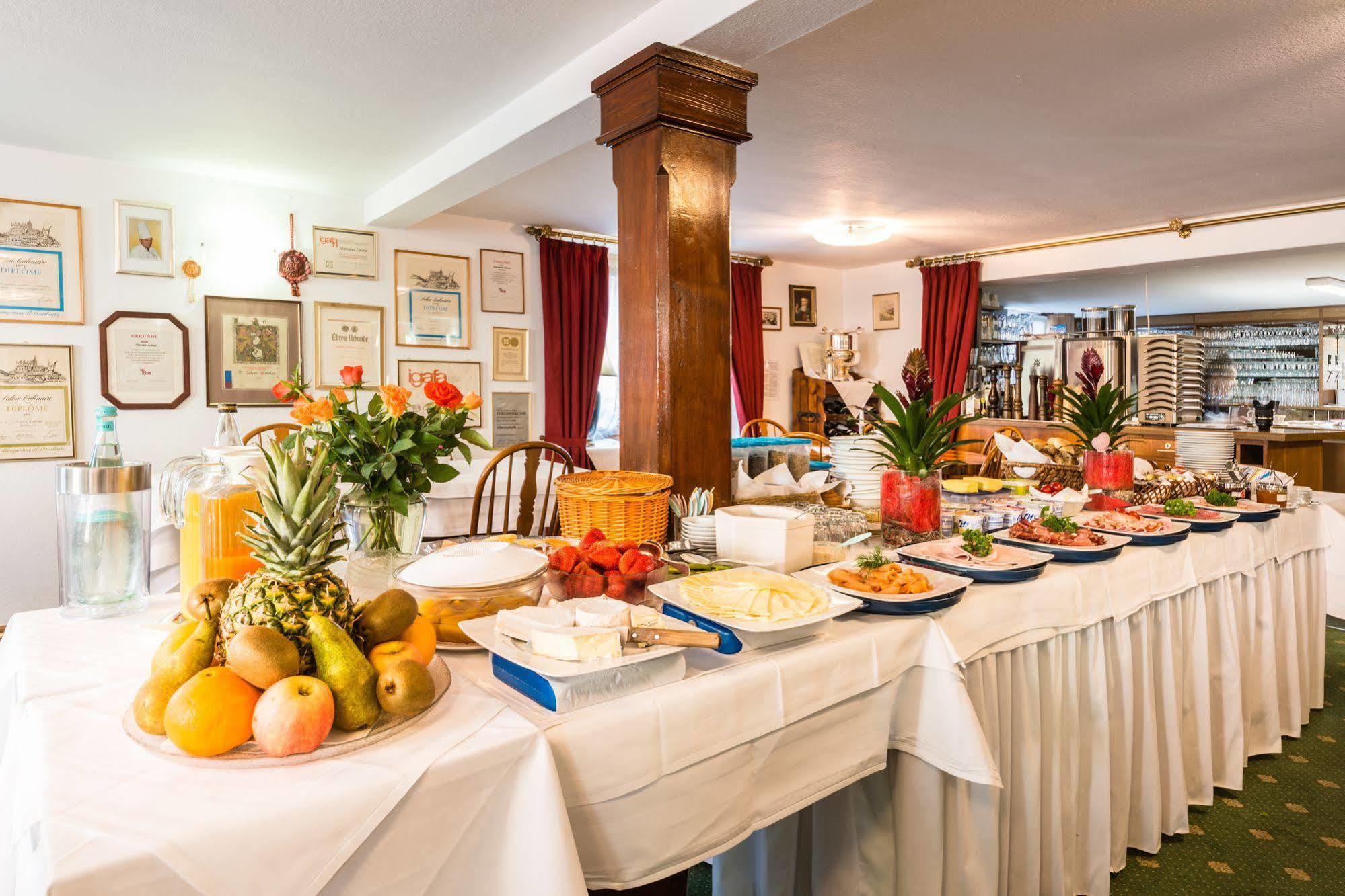 Hotel Goldener Sternen Konstanz Bagian luar foto