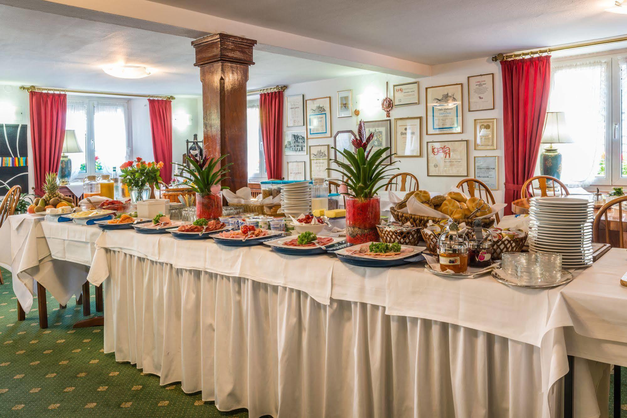 Hotel Goldener Sternen Konstanz Bagian luar foto